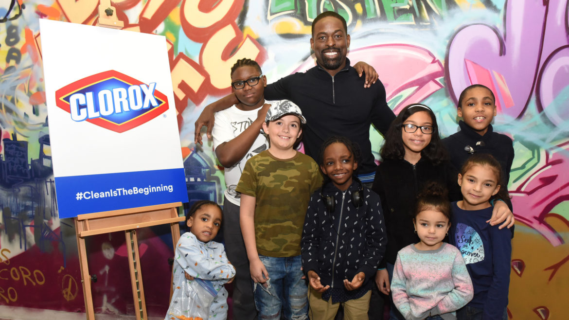 Sterling Brown at the hub with kids